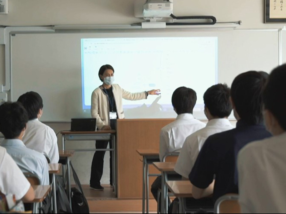 G Suite for Educationを用い、柔軟性と創造性のある学びを行います。