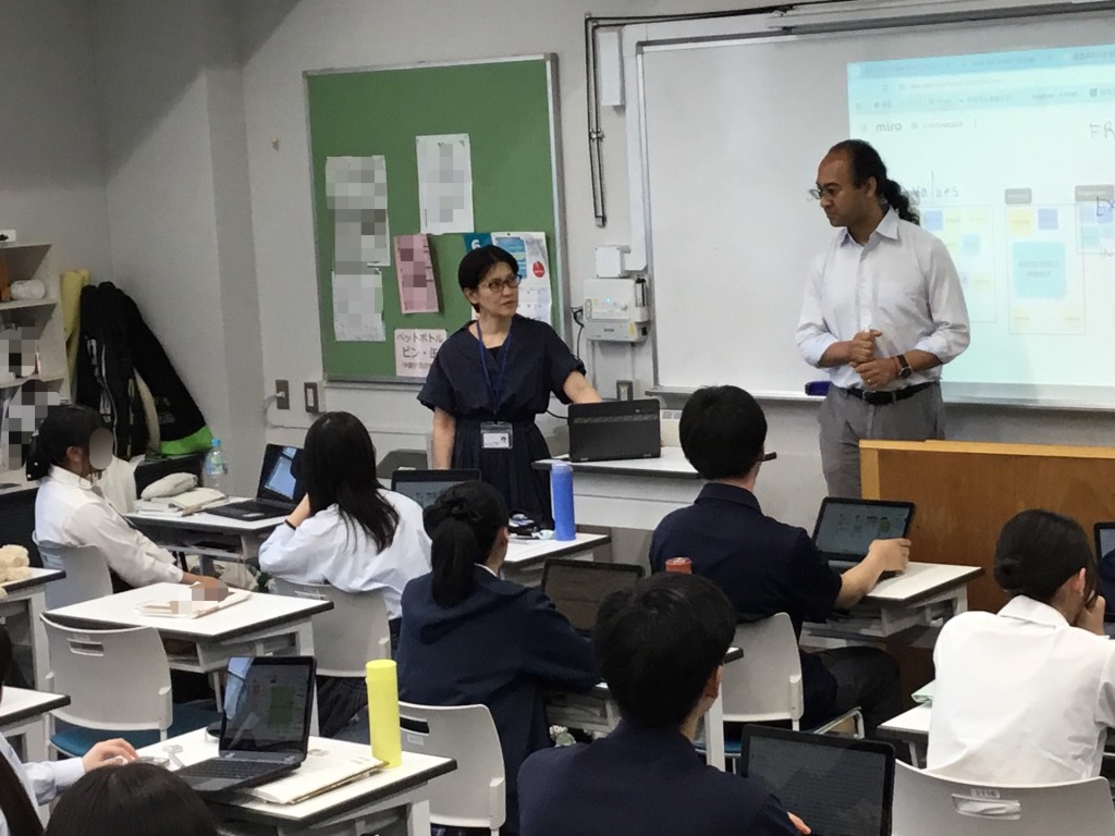 コアバリューについて説明するブレンダン博士