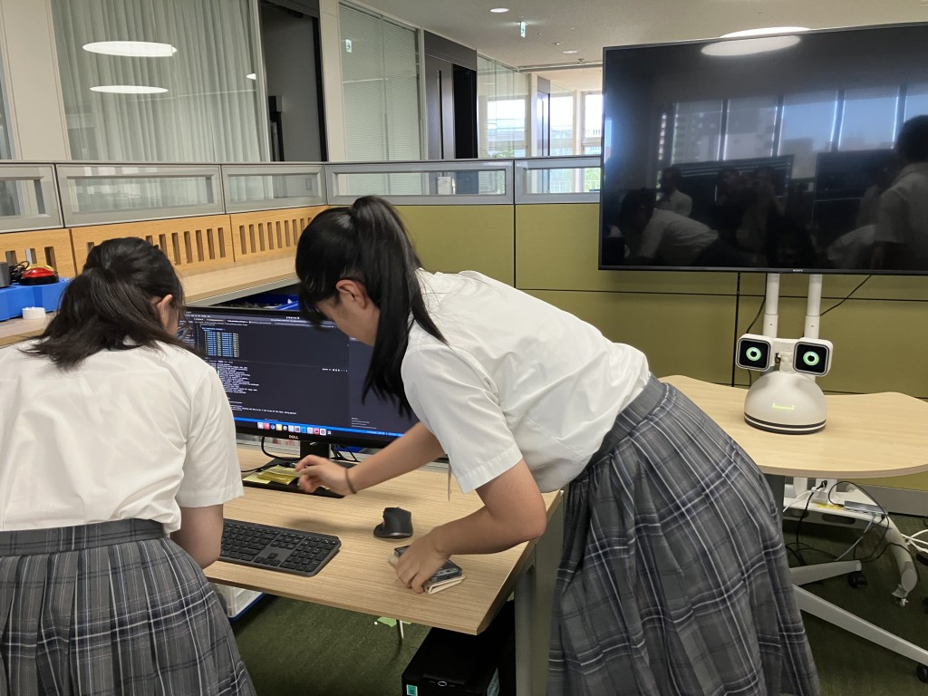 Haruの最新アプリに英文を入力する生徒